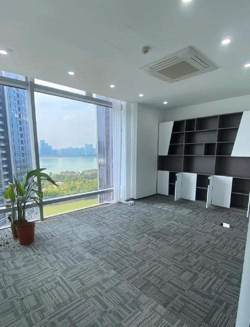杭州办公家具市场生机勃勃，规模庞大，种类繁多
